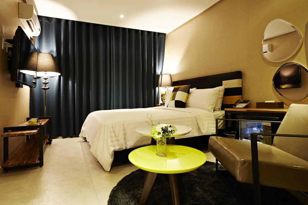Hotel Namoo Cheong-Ju Cheongju Rum bild